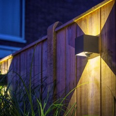 Applique Mauri noir - Luminaire mural Garden Lights - Éclairage Terrasse Bois